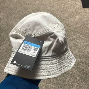 NWT Nike white bucket hat